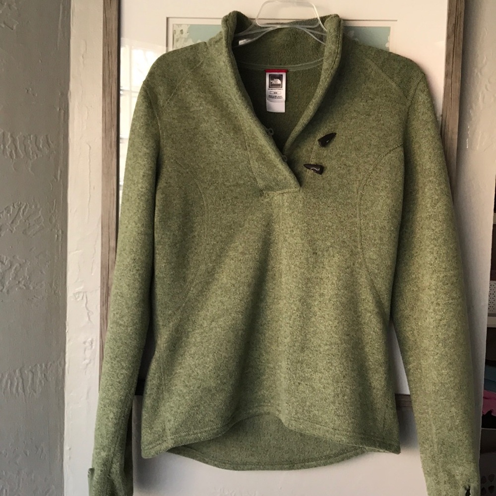Women's North Face sweater. Size Medium.